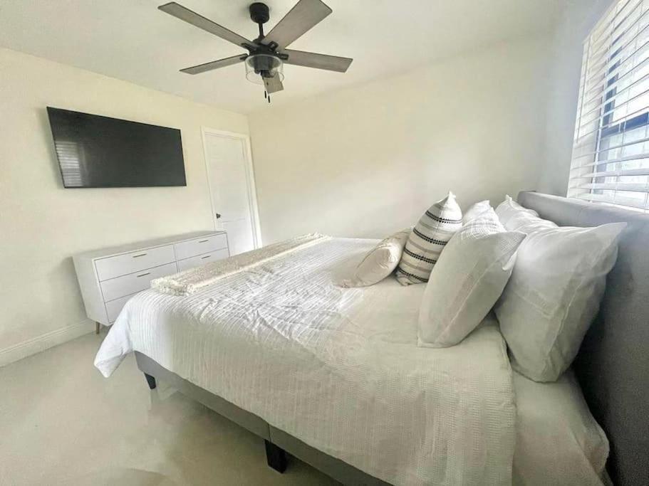 Stylish 3/2 Getaway! Near Theme Parks! Villa Lakeland Exteriör bild