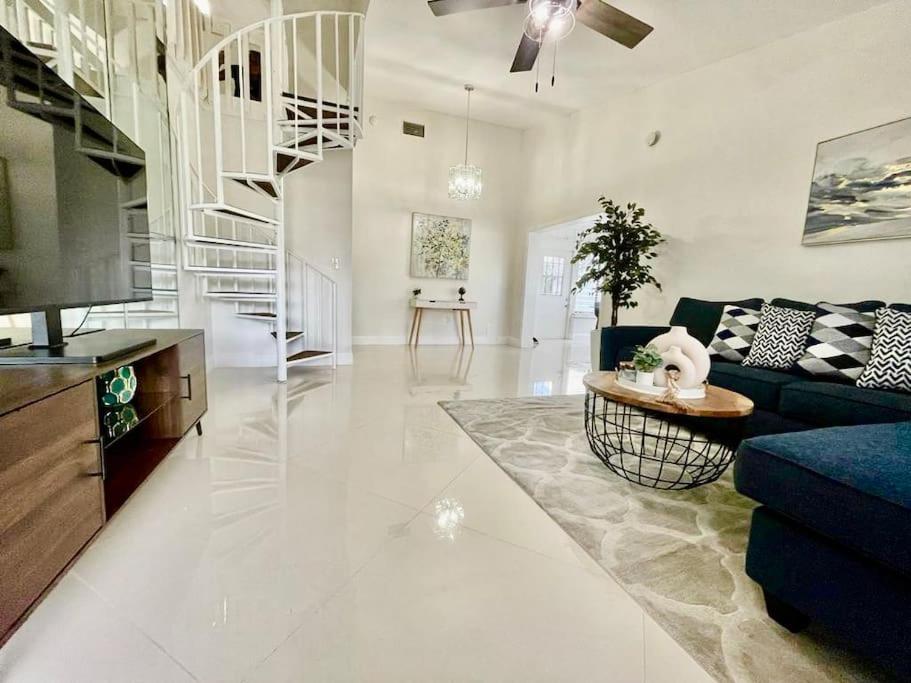 Stylish 3/2 Getaway! Near Theme Parks! Villa Lakeland Exteriör bild